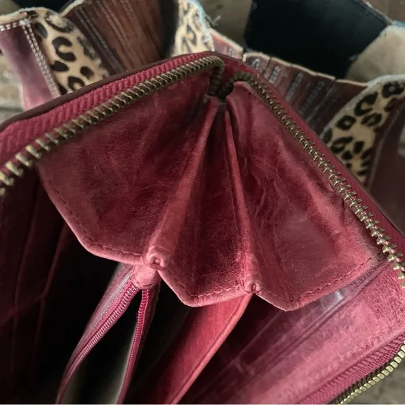 Frye Melissa Zip Around Wallet Distressed Leather -Burnt Apple- $158 - Picture 9 of 15